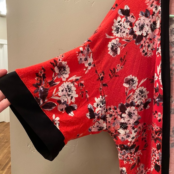 Kimono for the Holidays - Picture 4 of 5